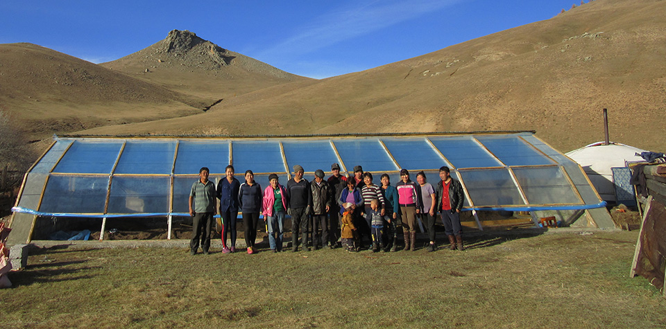 Des serres à énergie solaire pour une agriculture durable