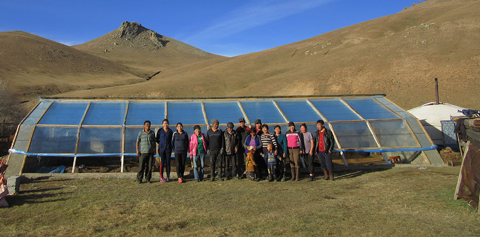 Solar greenhouses for sustainable agriculture